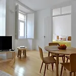 Alfama Confortable Apartment Near Cathedral
